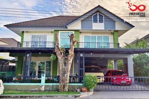 2-story detached house for sale, 70 sq m., Green Leaf Village, Rat Uthit 11, Suwinthawong, in front of the project.