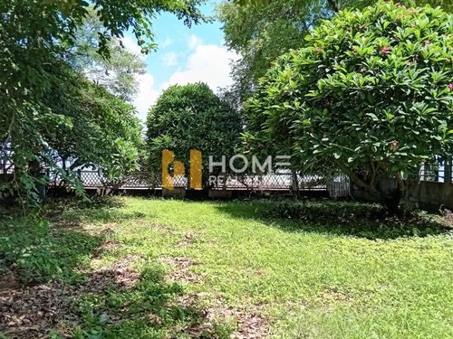 ที่ดินพร้อมบ้านติดทะเล 1 ไร่ซอย 14 ต.บางพระ อ.ศรีราชา จ.ชลบุรี /(ขาย), Land with a house next to the sea 1 rai Soi 14 Bang Phra Sub Si Racha Dist Chonburi /(FOR SALE) YEAN127