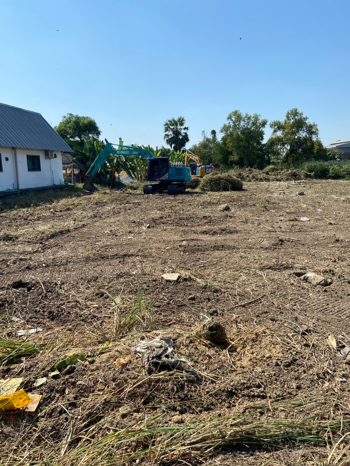 Land for sale, 6 rai, cheapest price in this area. There are many ways to enter, Soi Khlong Thanon, Soi Wat Lat Pla Duk, 17,500 per square wa, and another 40 rai of 17,000 per square wa. Land for sale, 6 rai, cheapest price in this area. There are many ways to enter, Soi Khlong Thanon, Soi Wat Lat Pla Duk, 17,500 per square wa, and another 40 rai of 17,000 per square wa.