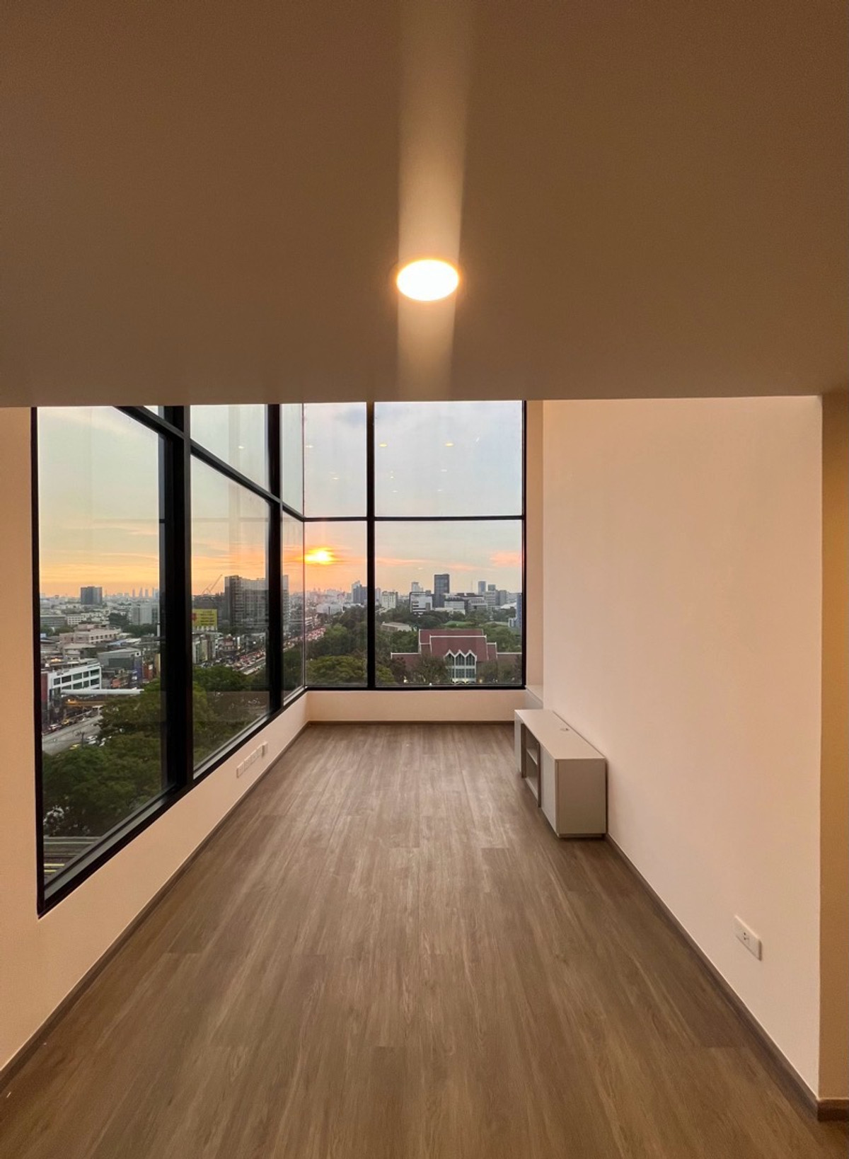 Loft Condo, 2 floors, next to BTS Mo Kaset. Loft Condo, 2 floors, next to BTS Mo Kaset.