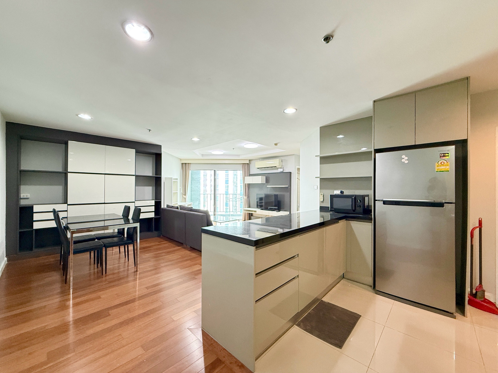 For rent🌈✨ Belle Grand Rama 9, next to Central Rama 9, 2 bedrooms, 2 bathrooms, 95 Sqm. Call 092-2462653 Donut