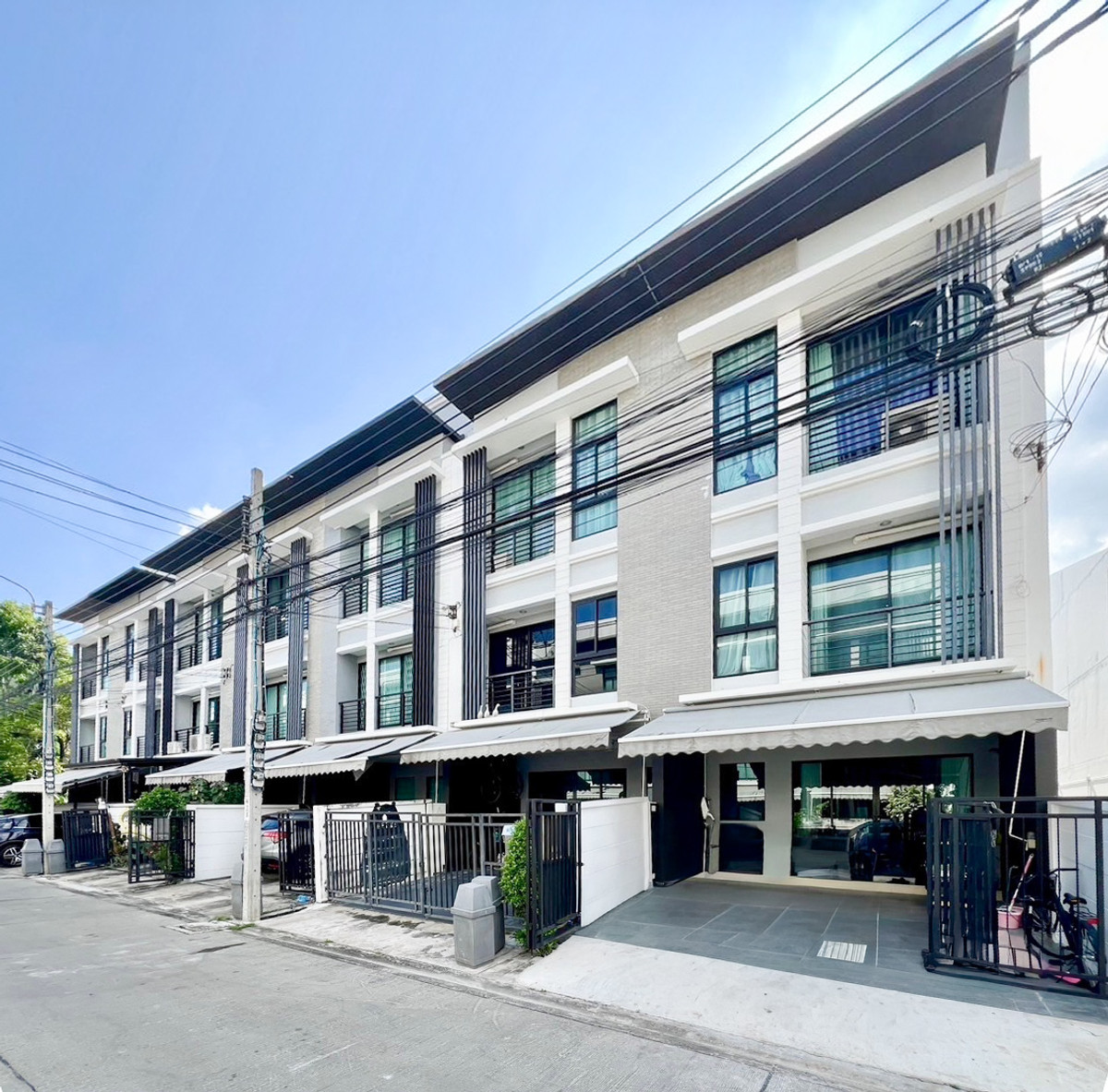 Townhome near MRT Orange Ramkhamhaeng, connected to the entire line along the expressway - Ramkhamhaeng - Rama 9 🚘 Townhome near MRT Orange Ramkhamhaeng, connected to the entire line along the expressway - Ramkhamhaeng - Rama 9 🚘