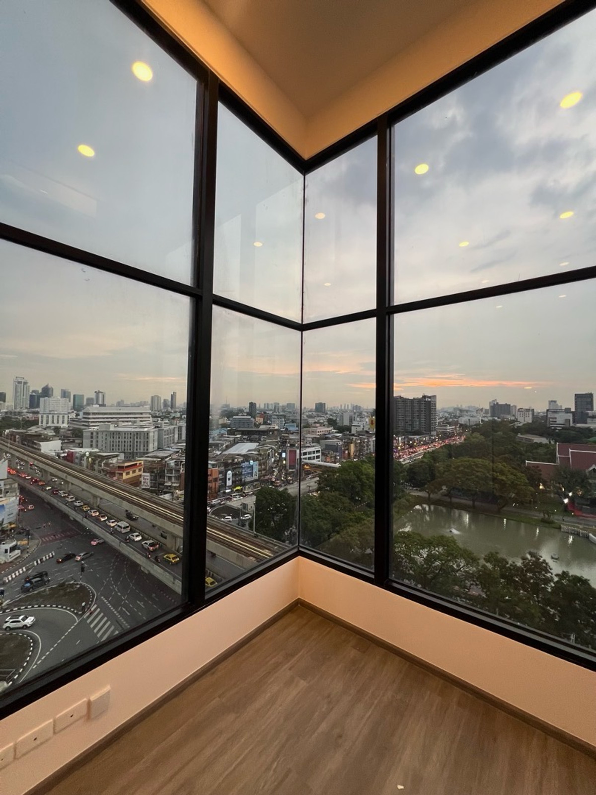 3ห้องสุดท้าย 🌃คอนโด Loft 2ชั้น ติดBTS มอเกษตร  ผ่อนล้านละ 3500 กู้ได้เต็ม ไม่ต้องวางดาวน์  – รูปที่ 2