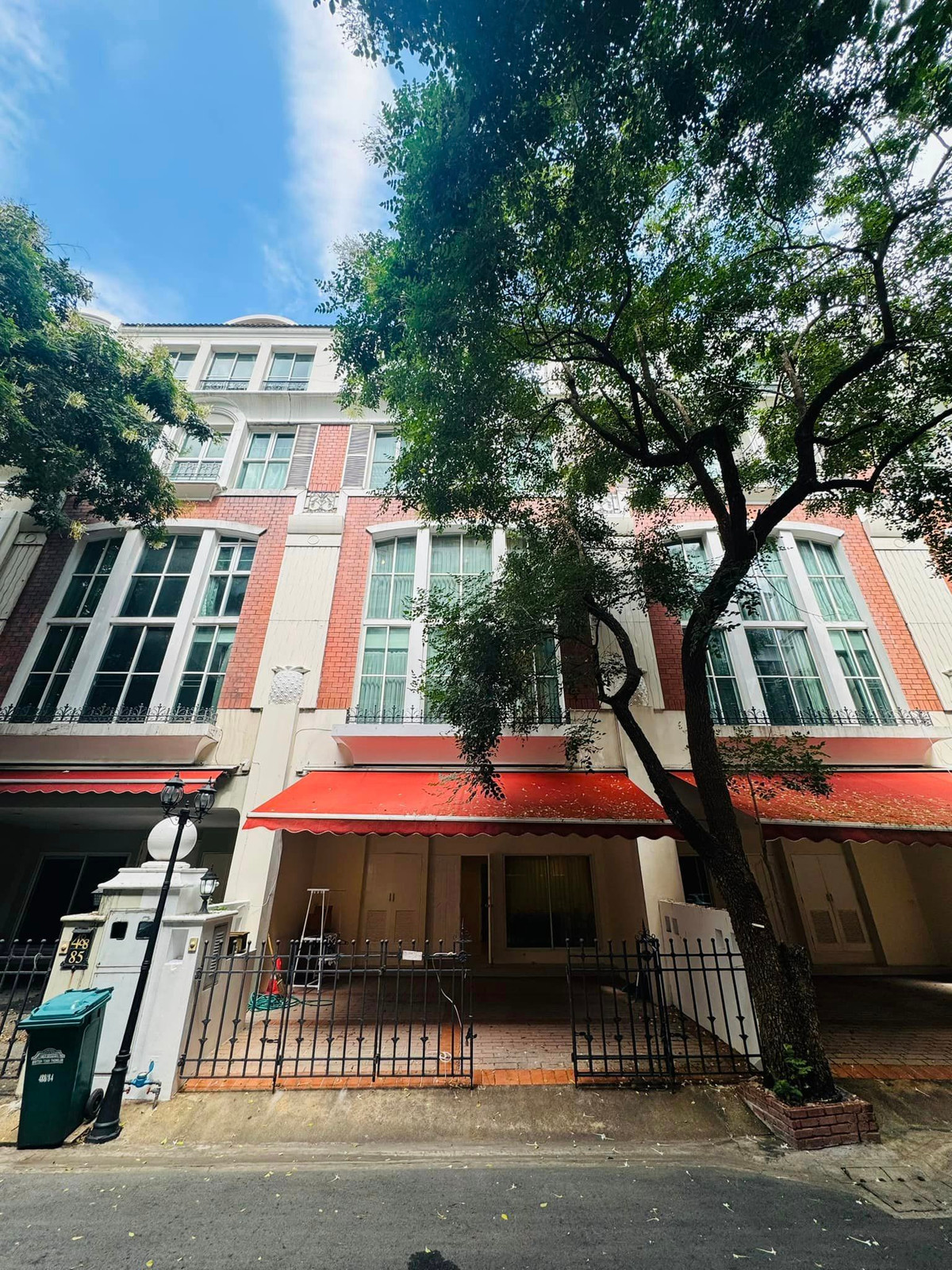 FOR RENT Townhouse Moo Bann Klang Krung Thonglor , Sukhumvit55  – รูปที่ 3