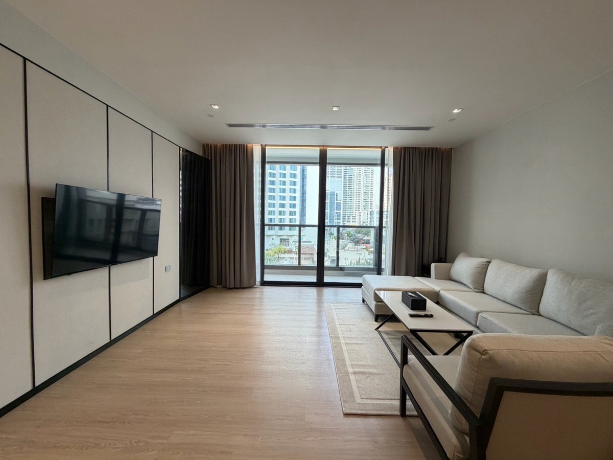 Spacious Residence for Rent near BTS Phrom Phong / Asoke – EmDistrict