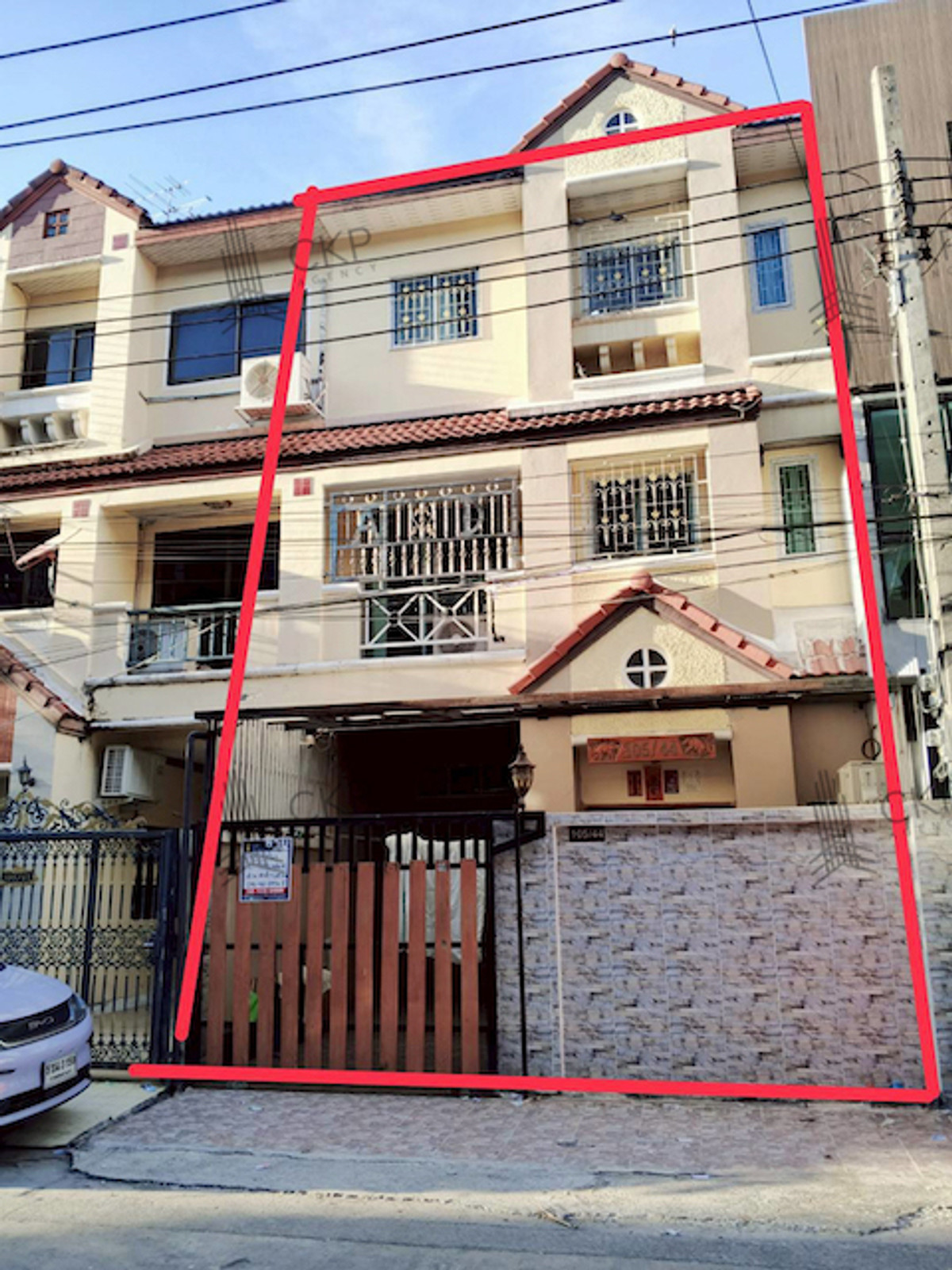 ขาย ทาวน์โฮม 3 ชั้น ใกล้ห้างสรรพสินค้าและตลาดหลายแห่ง เดินทางสะดวกทั้งฝั่งธนฯ และข้ามไปโซนบางรัก–สาทร พร้อมมูลค่าเพิ่มจากรถไฟฟ้า MRT สายสีม่วงในอนาคต | รหัส 93302 ขาย ทาวน์โฮม 3 ชั้น ใกล้ห้างสรรพสินค้าและตลาดหลายแห่ง เดินทางสะดวกทั้งฝั่งธนฯ และข้ามไปโซนบางรัก–สาทร พร้อมมูลค่าเพิ่มจากรถไฟฟ้า MRT สายสีม่วงในอนาคต | รหัส 93302