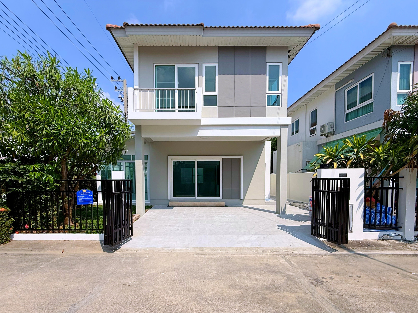 House for sale, Supalai Ville, Wongwaen, Lam Luk Ka, Khlong 5, newly renovated, corner house, ready to move in.