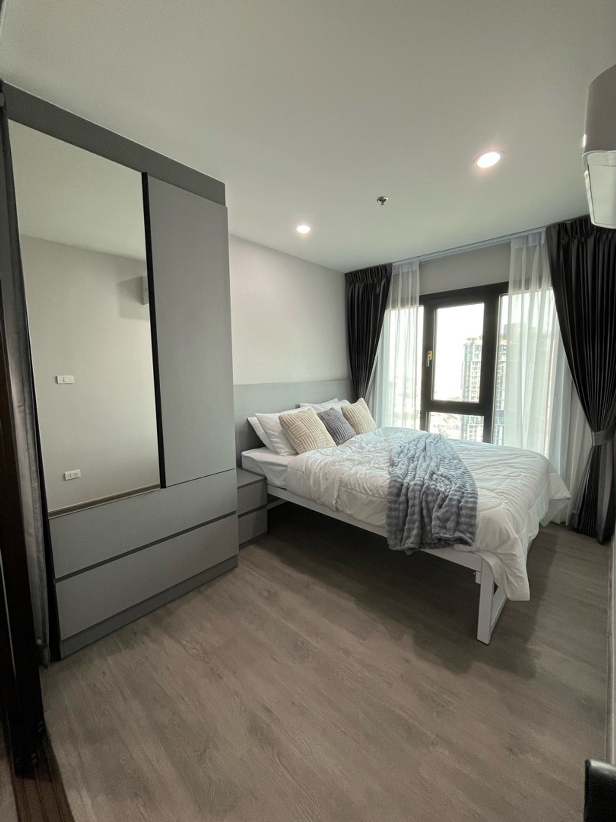 📍 ให้เช่า Condo Regent Home Wutthakat 📍 ให้เช่า Condo Regent Home Wutthakat
