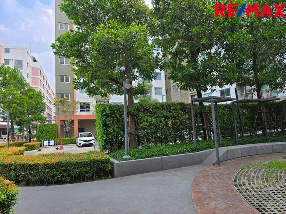 Condo for sale Lumpini Ville Sukhumvit 76 (Phase 2) | 7th floor, east side, very new condition. Condo for sale Lumpini Ville Sukhumvit 76 (Phase 2) | 7th floor, east side, very new condition.