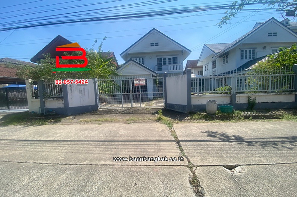 Single house, area 60 sq m, Prachachuen Village (Samakkhi 63), near Dhurakij Pundit University, Chaengwattana Road, Bang Talat Subdistrict, Pak Kret District, Nonthaburi.