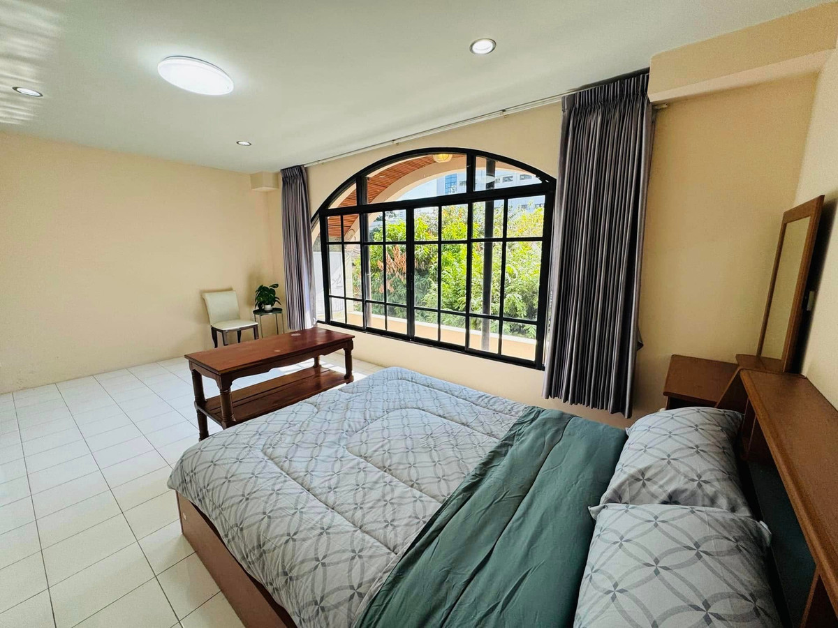 For rent  TOWNHOME  &  HOME OFFICE  - Sukhumvit31  