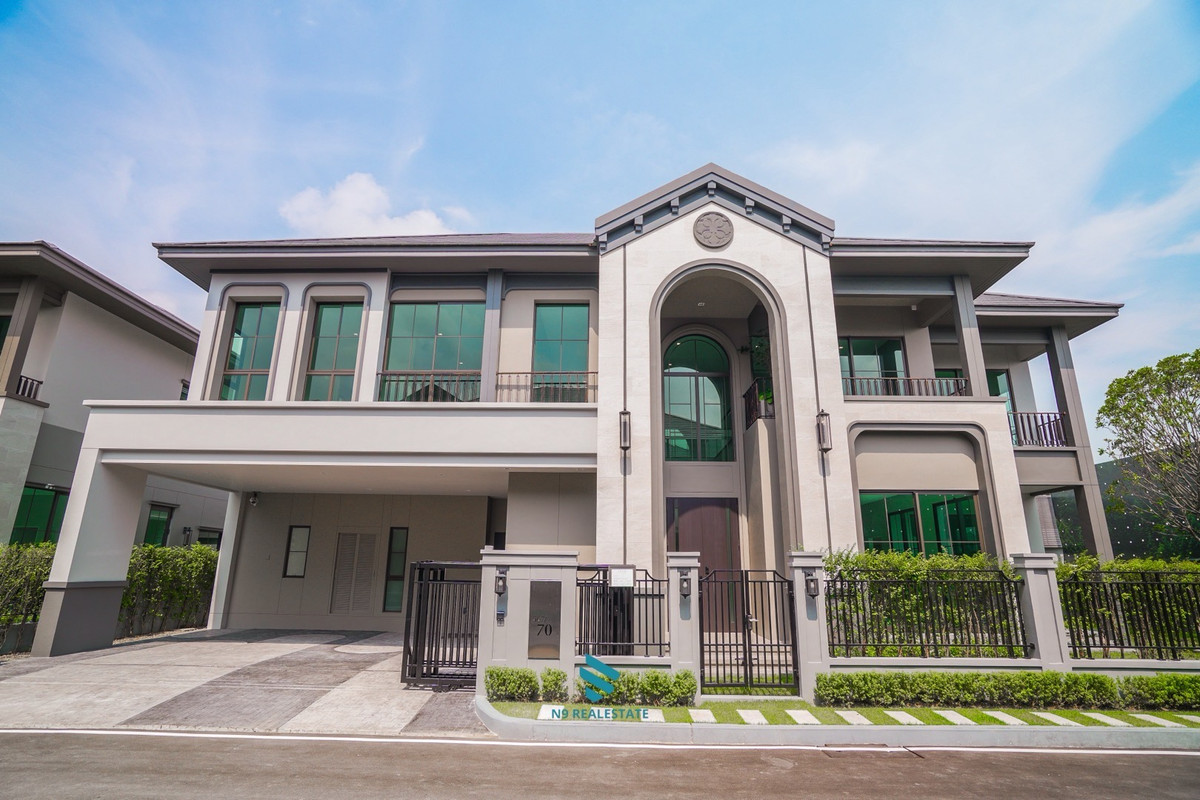 Front garden plot (37.9 million) Grand Bangkok Boulevard Bangna Km.15 near the airport, international school, mega mall.