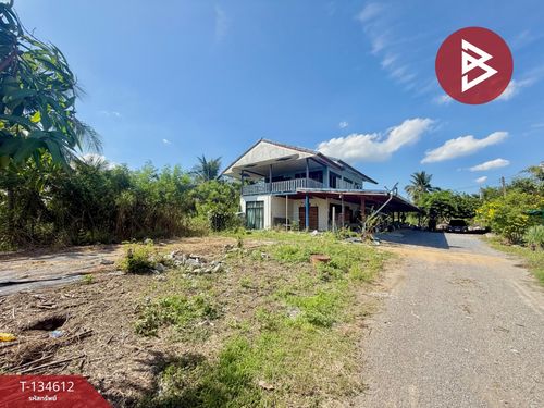 Single house for sale with land, area 3 rai 3 ngan 57 sq m, Ban Phaeo, Samut Sakhon.
