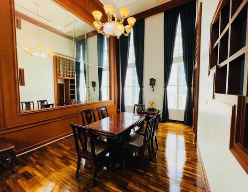 FOR RENT Townhouse Moo Bann Klang Krung Thonglor , Sukhumvit55