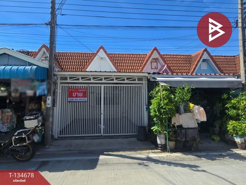 Townhouse for sale P.K. Land and House Village, Pracha Uthit 90, Samut Prakan, renovated, ready to move in.