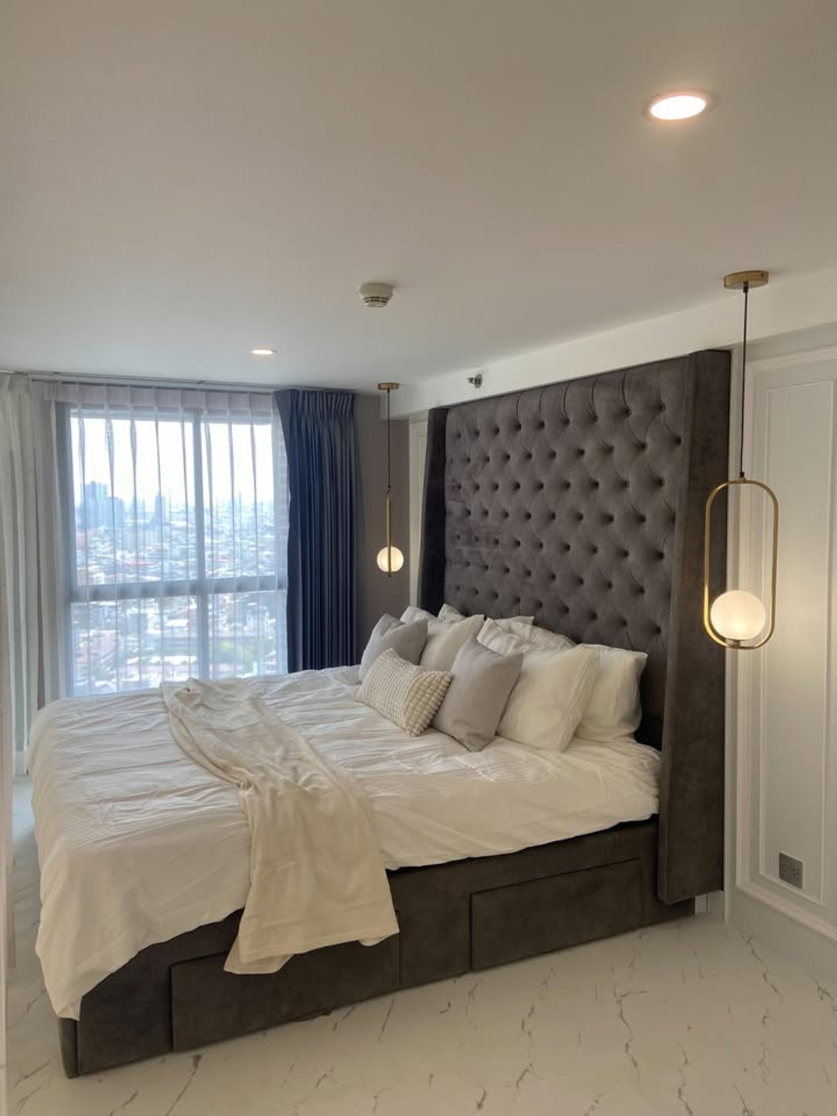 Knightsbridge Prime Sathorn【𝐒𝐄𝐋𝐋 & 𝐑𝐄𝐍𝐓】🔥ห้องลุคโมเดิร์นเรียบหรู โทนเทาสบายตา พร้อมเฟอร์นิเจอร์ดีไซน์ทันสมัยครบการใช้งาน🔥 ติดต่อไลน์ไอดี: @hacondo