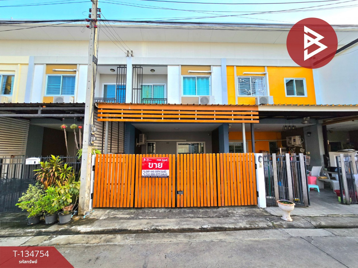 Townhouse for sale Tripruek Village, Nakhon Pathom, ready to move in. Townhouse for sale Tripruek Village, Nakhon Pathom, ready to move in.