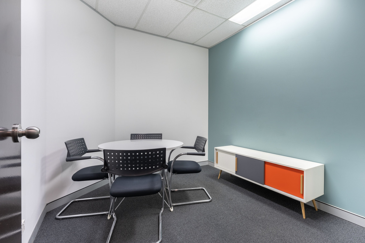 Private office space for 4 employees in Regus Somerset Thonglor Private office space for 4 employees in Regus Somerset Thonglor