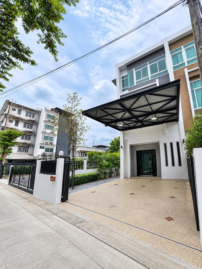 Home Office 400 sqm. with many Parking Town in Town Ladprao 94 – รูปที่ 4