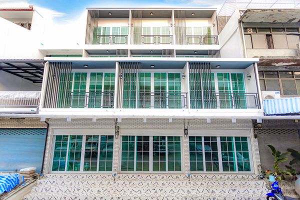 CB032♛♚Commercial building 4 bedrooms for sale⚝Lat Phrao♜MRT Phawana∞065-9423251,099-5919653▚Line@sureresidence