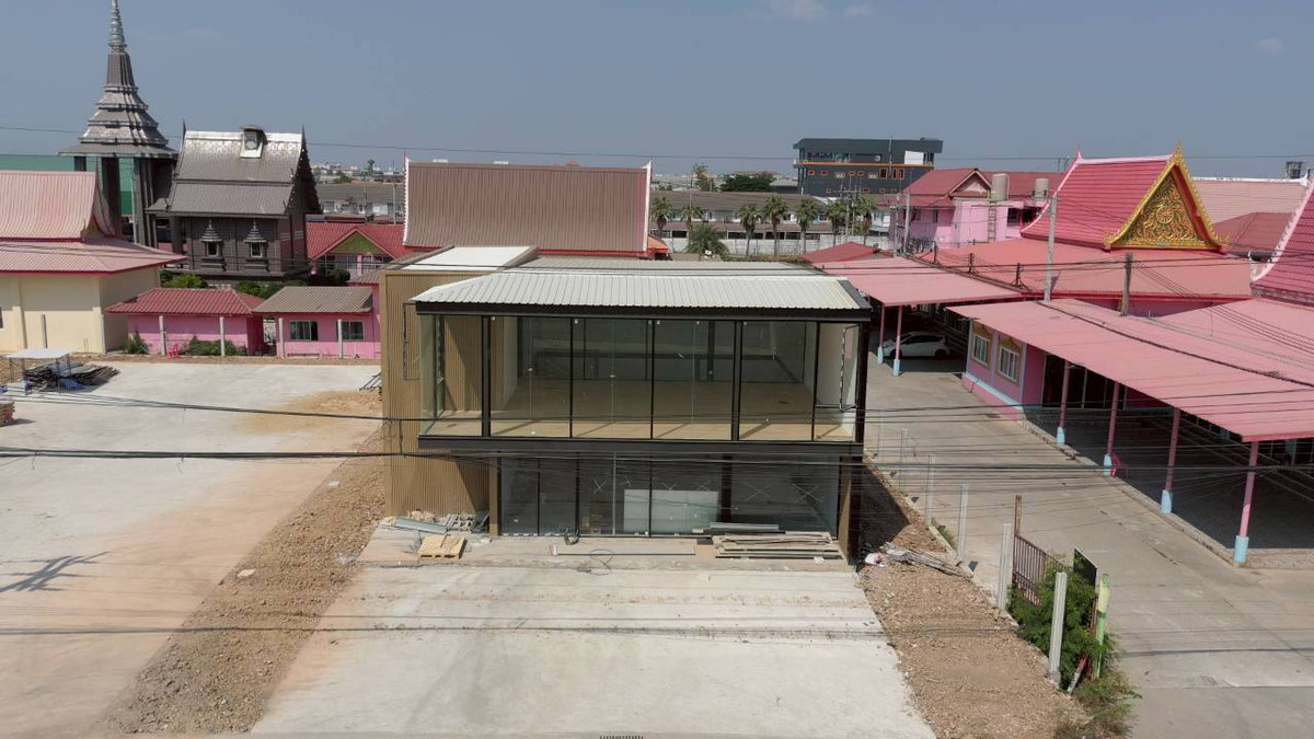 ✨ Prime location in the heart of the community! Multi-purpose space for rent, 240 sq m., near Thai market ✨ ✨ Prime location in the heart of the community! Multi-purpose space for rent, 240 sq m., near Thai market ✨