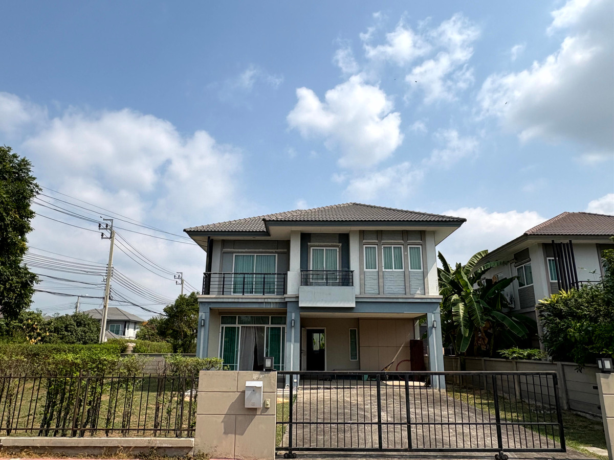 Corner detached house, The Plant Chalong Krung Phase 1 project, comes with a large usable area and land. Corner detached house, The Plant Chalong Krung Phase 1 project, comes with a large usable area and land.