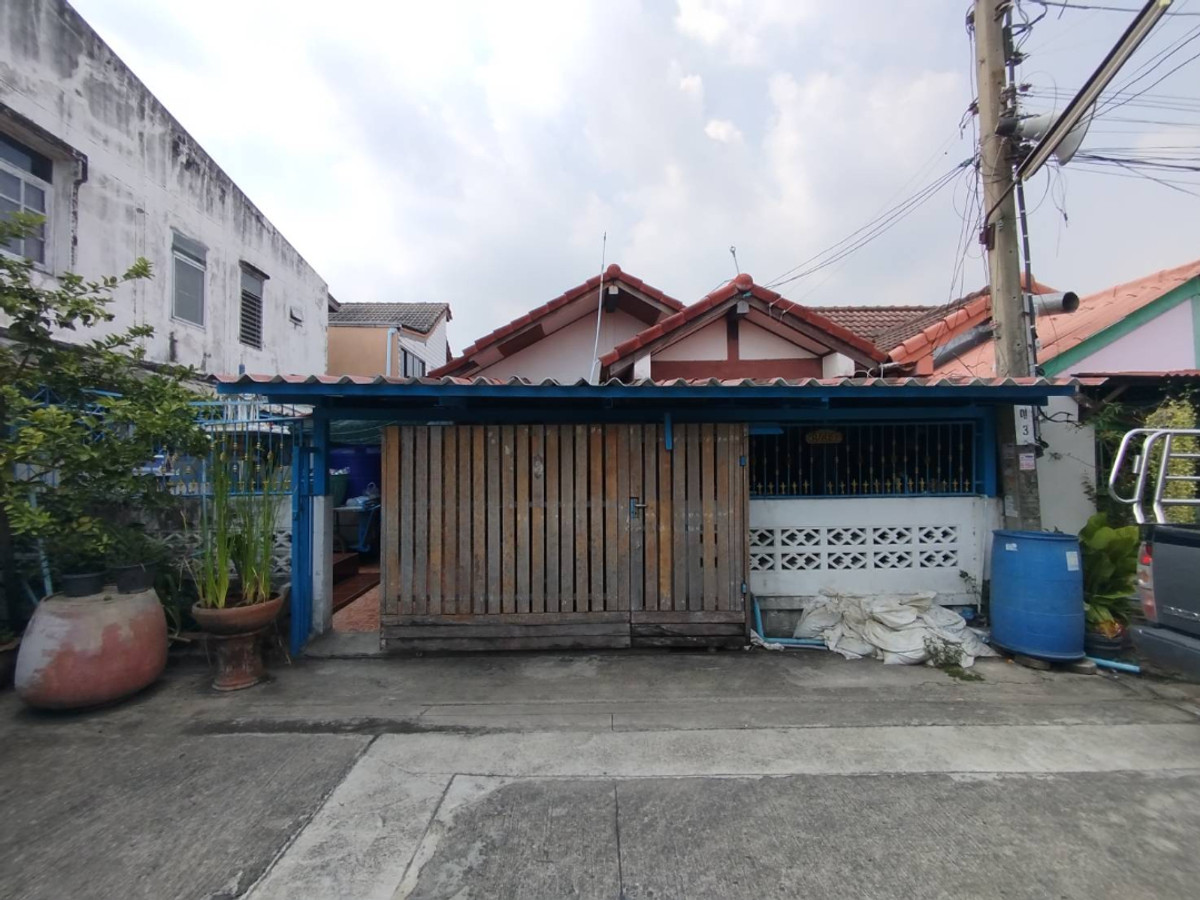 Townhouse for sale Samret Ville Village 1, Soi Plai Bang, Wat Sri Rueang Bun, Nonthaburi