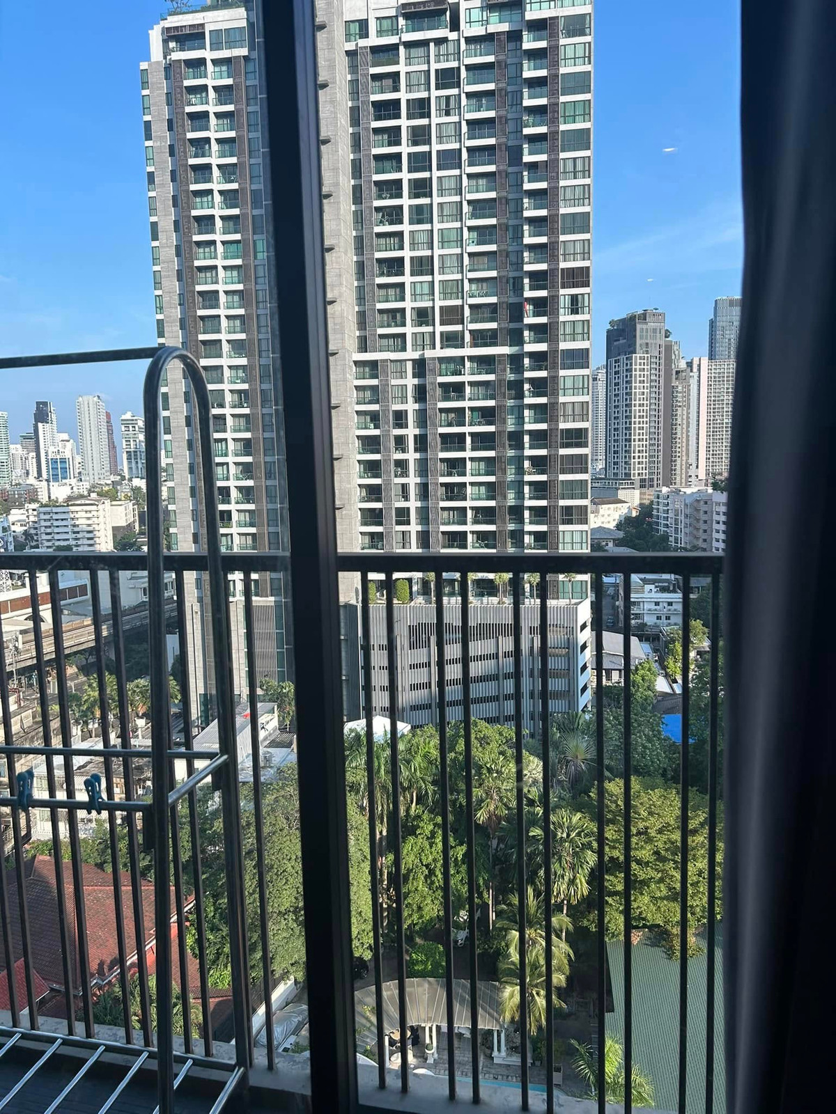Condo Noble Refine Sukhumvit 26, newly renovated room. Install wallpaper and new flooring. Condo Noble Refine Sukhumvit 26, newly renovated room. Install wallpaper and new flooring.