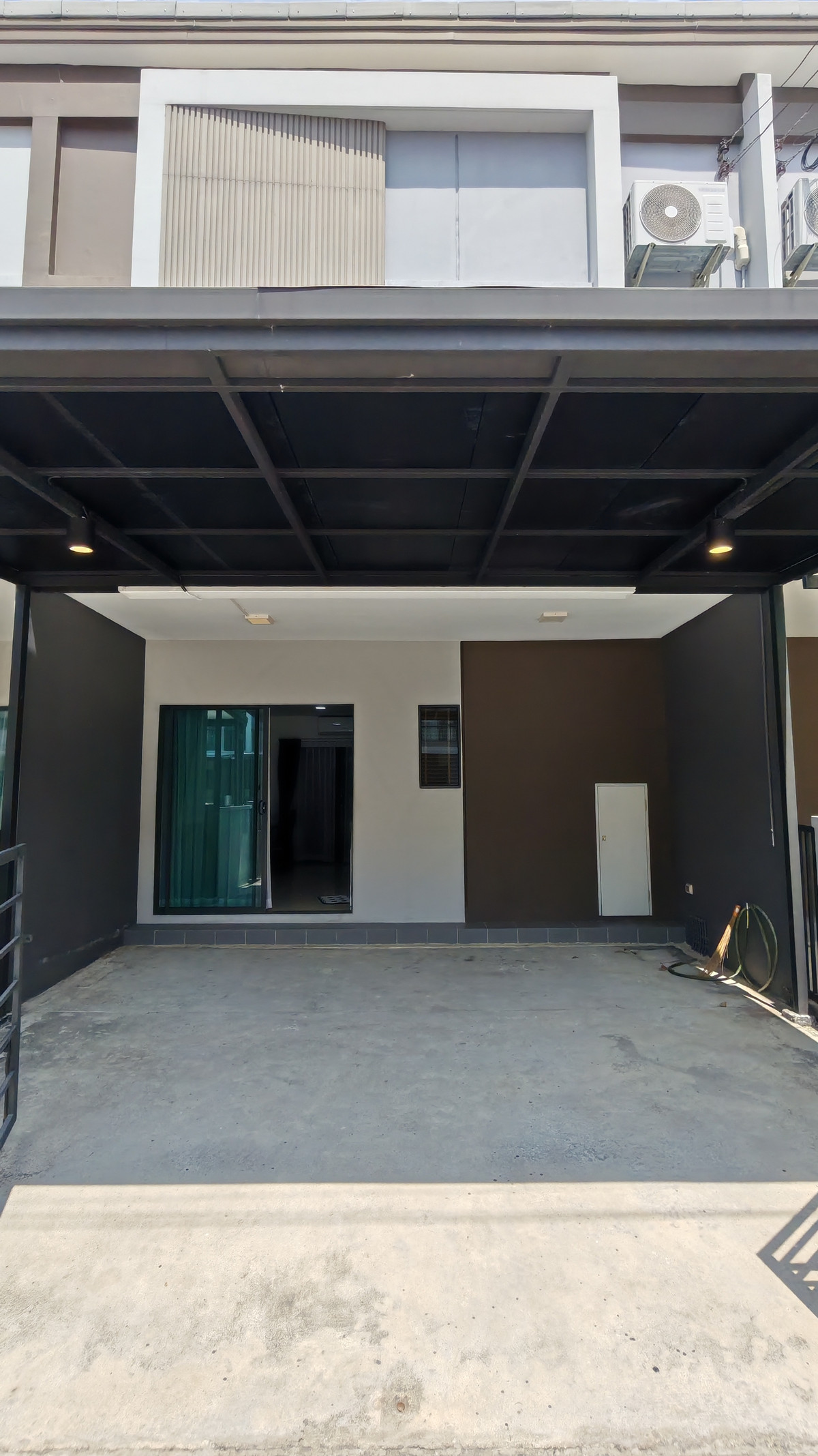 Townhome near Future 6 minutes, Bangkok University 15 minutes, Top in front of the village. Townhome near Future 6 minutes, Bangkok University 15 minutes, Top in front of the village.