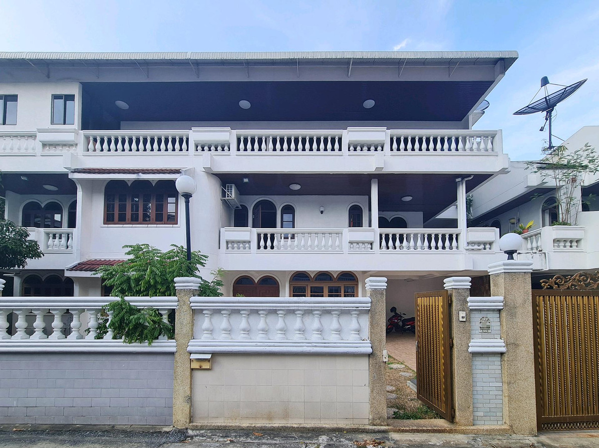 ให้เช่าบ้านเดี่ยว 5 ห้องนอน สุขุมวิท 47  ใกล้ BTS พร้อมพงษ์ เหมาะกับคริบครัวใหญ่ ตกแต่งครบ พร้อมอยู่ – รูปที่ 2