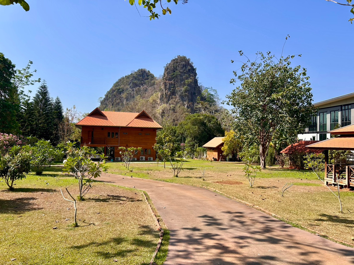 ขายบ้านไม้สักหรู กลางธรรมชาติเขาใหญ่ — ลดราคาพิเศษ! Private Teakwood Residence in Khao Yai