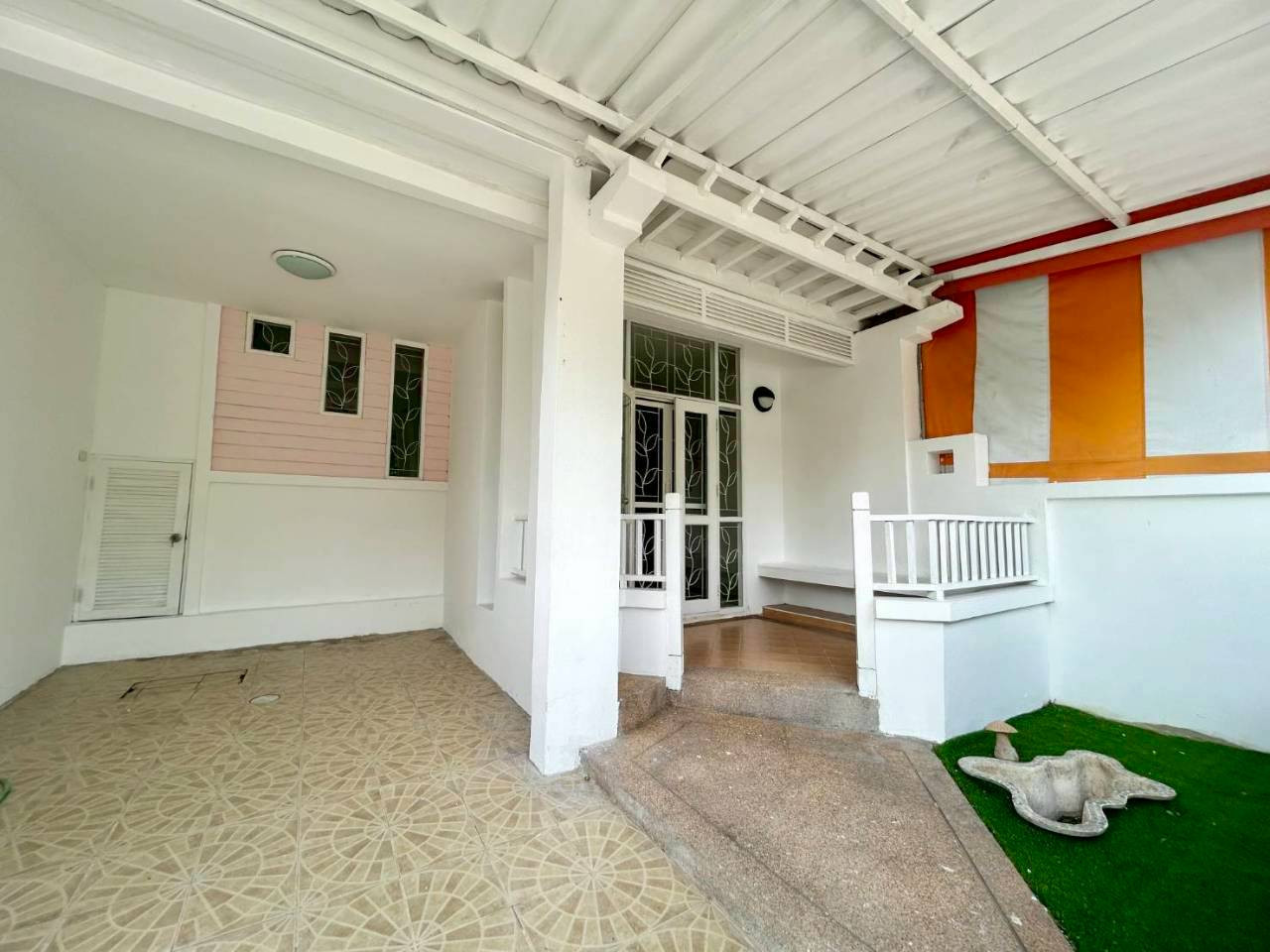 🚩H1304 Townhome for sale, 2 floors, 20 square meters, Wararak Village.  Along Khlong Song Road 27 is on the main road near Safari World. – รูปที่ 4