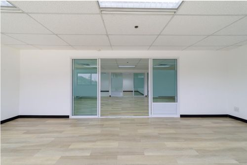 Rent office space near BTS Saint Louis, Can install Spilt type air no working time restriction