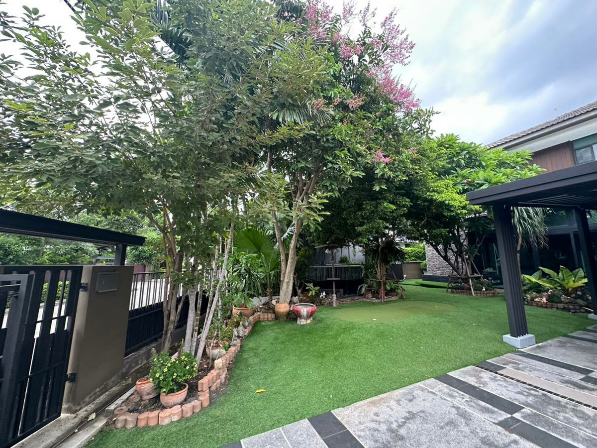For sale and rent, detached house, Manthana Rama 9 - Srinakarin, area 133.8 sq m, usable area 350 sq m, 4 bedrooms, 3 bathrooms, 4-5 parking spaces.