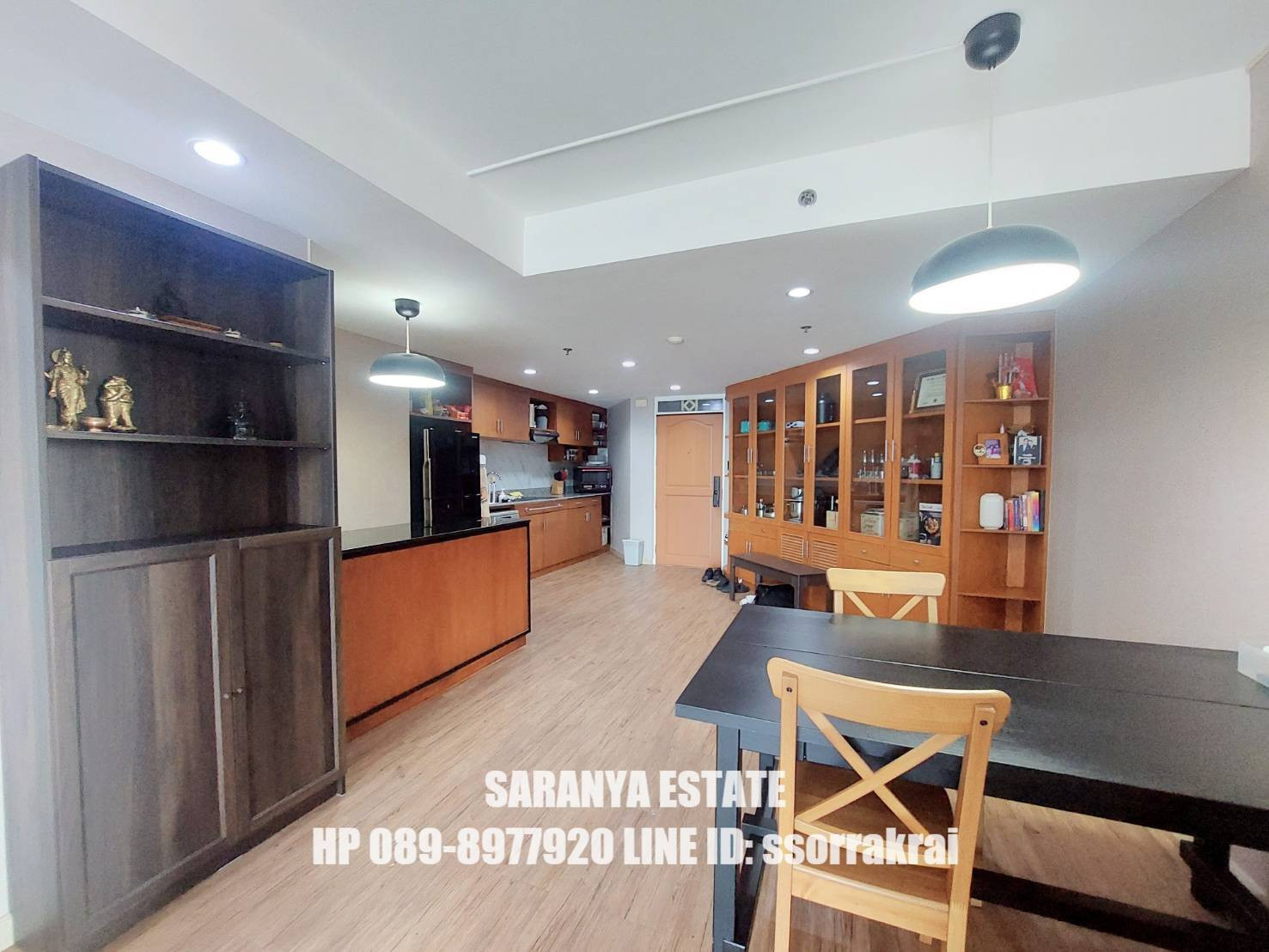 For Sale! Supalai Park Phaholyothin 21 Next to BTS Phaholyothin 24 / The Central Phaholyothin Size 131.15 sq m, 3 bedrooms 3 bathrooms and shower Selling price Bht. 9,990,000