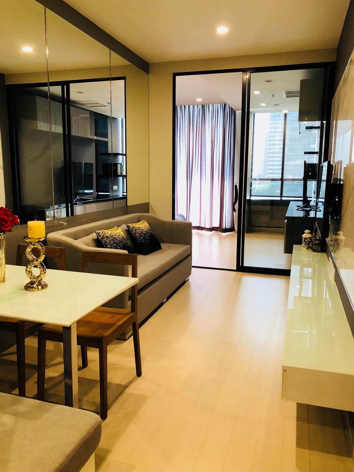 For Rent Condo Noble Ploenchit ( S15-1493)