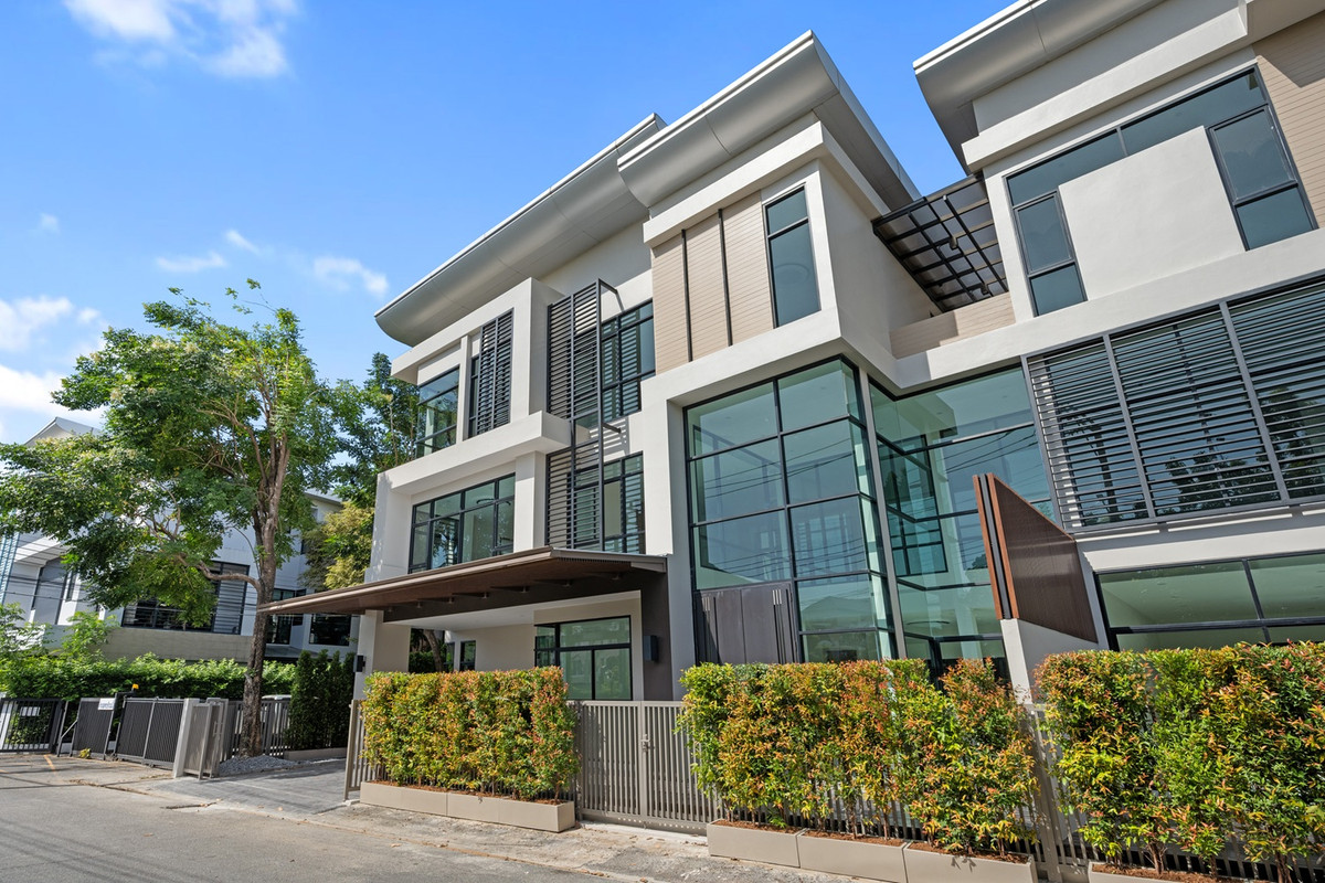 ขาย บ้าน The Zenith วังทองหลาง (ทำเลพิเศษ อยู่ในซอยโรงเรียนนานาชาติ SISB) บ้าน 3 ชั้น พื้นที่ใช้สอย 288.50 ตร.ม. 3 ห้องนอน 4 ห้องน้ำ จอดรถได้ 2 คัน – รูปที่ 2
