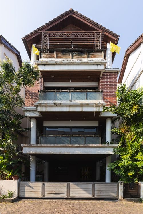 ขาย บ้านย่านสาทร-เย็นอากาศ ทำเลทอง บ้าน 4 ชั้น เนื้อที่ 46.4 ตร.วา พื้นที่ใช้สอย 400 ตร.ม. 4 ห้องนอน 4 ห้องน้ำ ที่จอดรถ 2 คัน