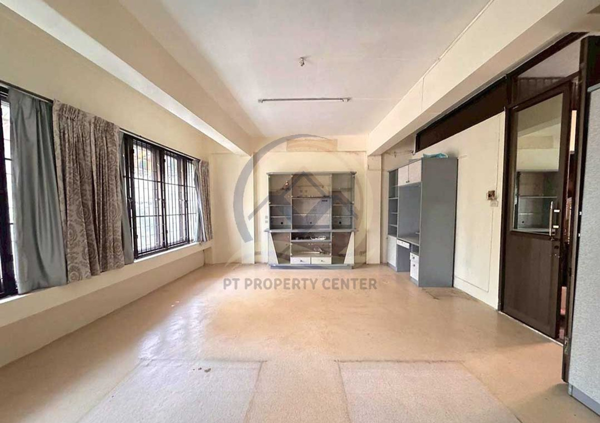 ตึก 4 ชั้น 1 คูหา พร้อมชั้นลอย มีดาดฟ้า ซอยสีลม 20 ขายตามสภาพ เหมาะสำหรับทำออฟฟิศหรืออยู่อาศัย รองรับได้หลากหลายการใช้งาน ต่อรองได้ – รูปที่ 4