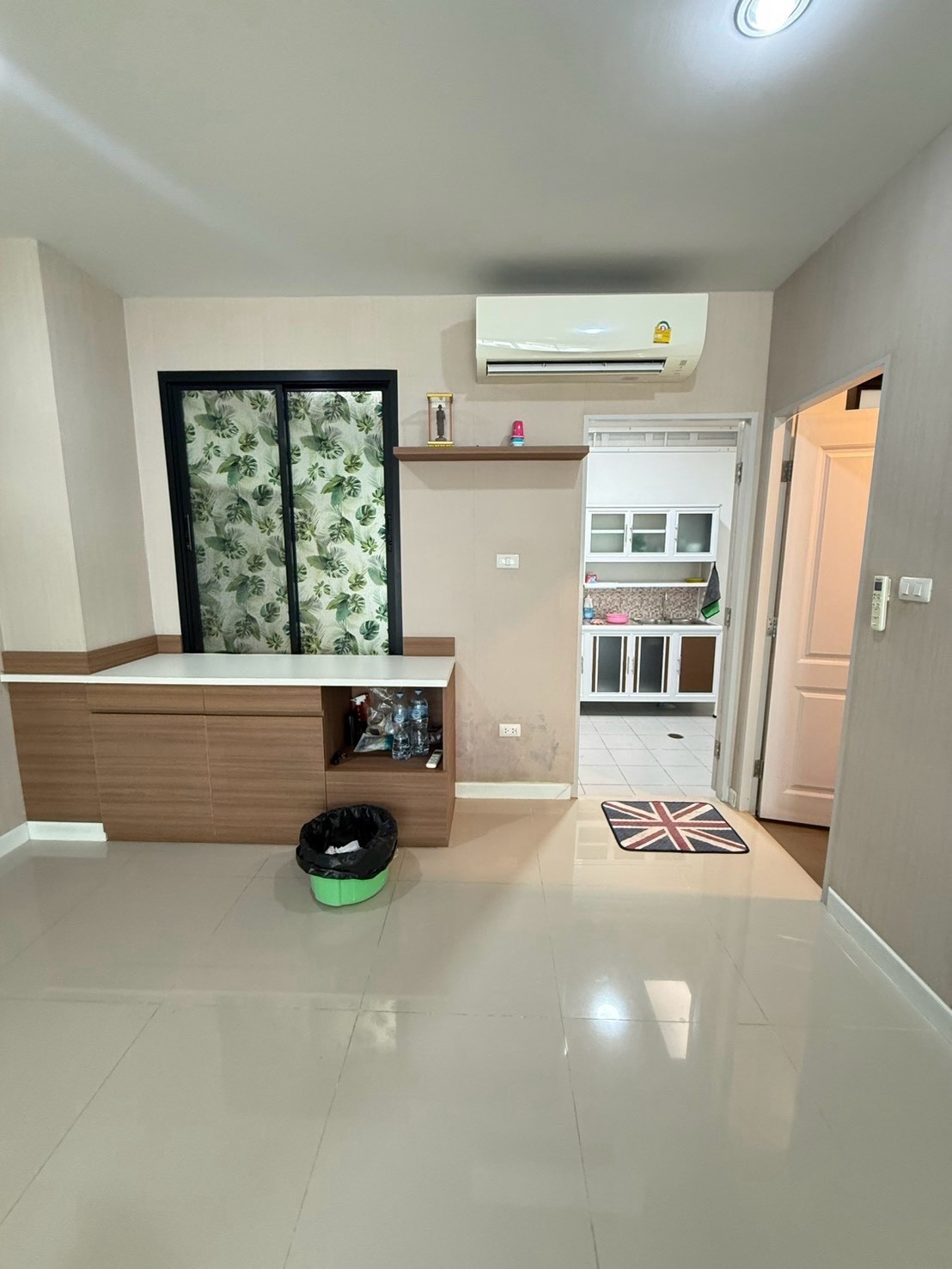 🏡 ทาวน์โฮม 3 ชั้น ให้เช่า The Trop Urban Motorway–Lat Krabang 4 ห้องนอน 3 ห้องน้ำ เฟอร์ครบ พร้อมอยู่ ทำเลลาดกระบัง ใกล้มอเตอร์เวย์ 💰 ค่าเช่าเพียง 20,000 บาท / เดือน (รวมค่าส่วนกลางแล้ว) – รูปที่ 4
