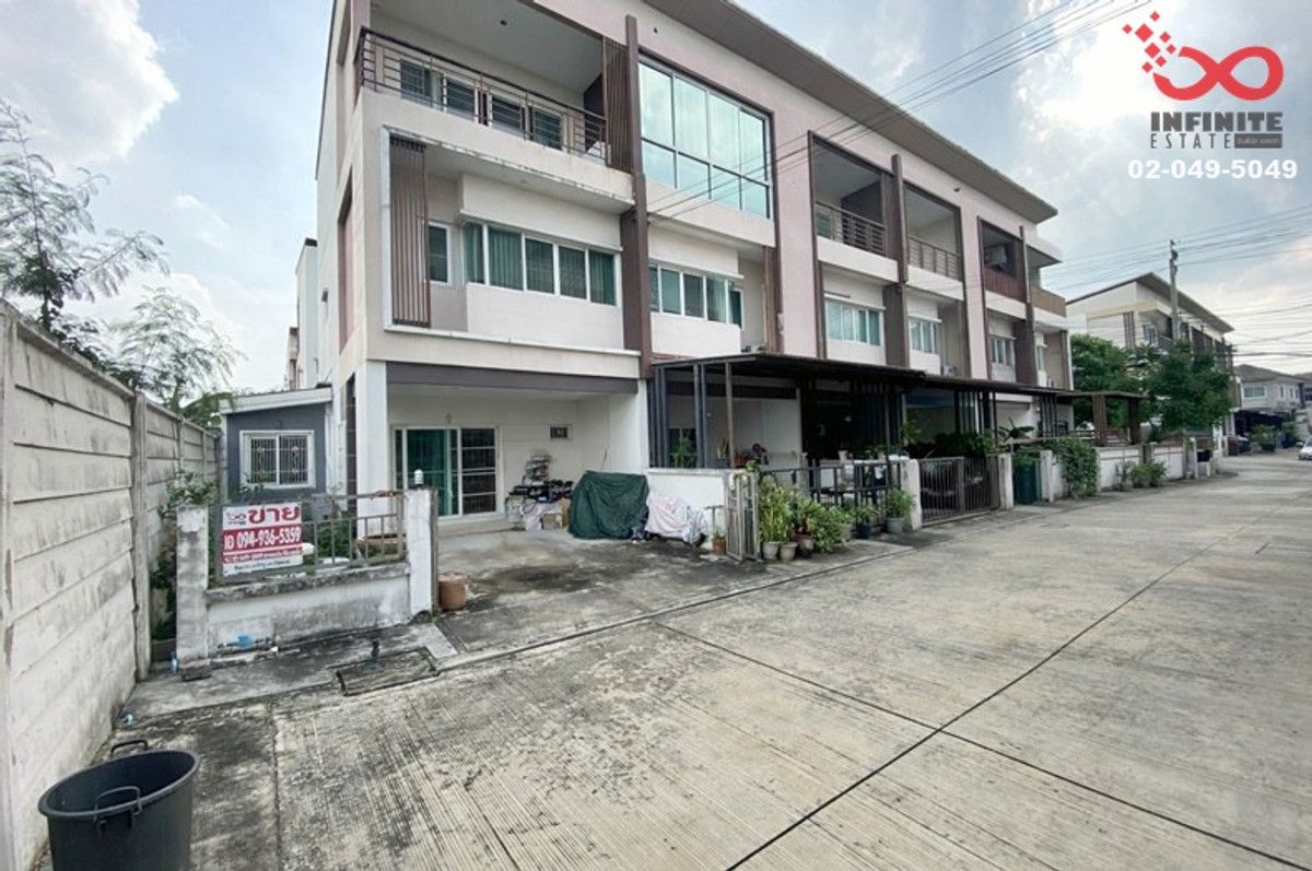 Townhome for sale, The Ricco Town Watcharapol, 3 floors, 30 sq m, behind Ruammit Phatthana, Bang Khen, cheapest in the project. Townhome for sale, The Ricco Town Watcharapol, 3 floors, 30 sq m, behind Ruammit Phatthana, Bang Khen, cheapest in the project.