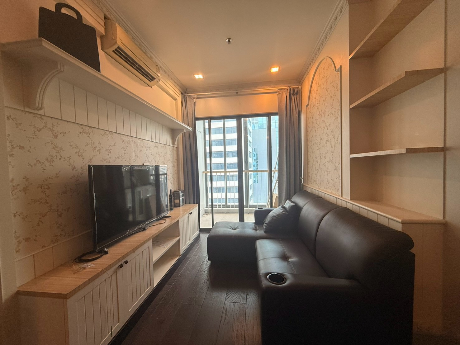 For rent Ideo q phayathai, Ideo Q Phayathai, 1 bedroom, 1 bathroom, 40 square meters.