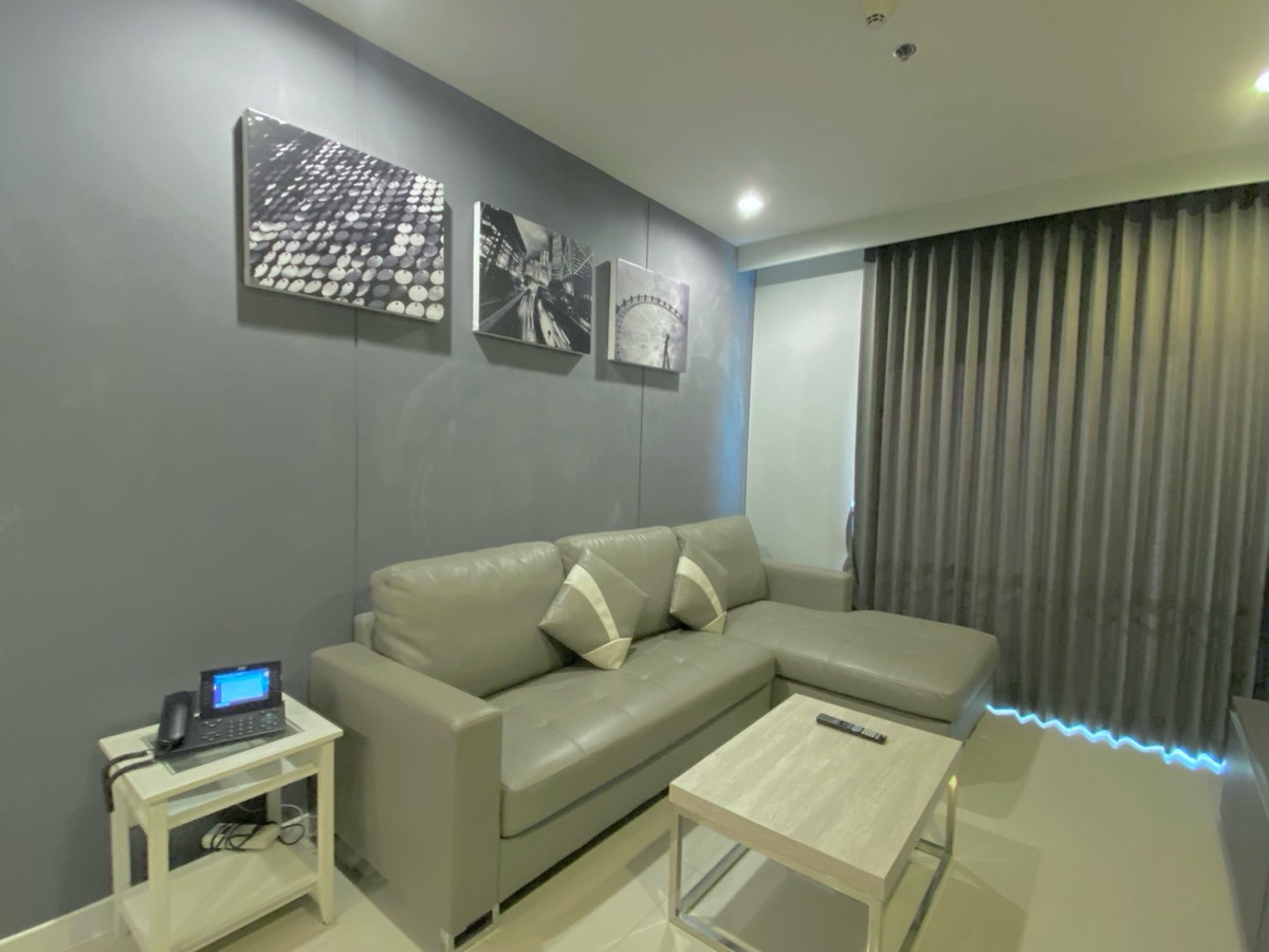 For sale with tenant* Circle Condominium (@Nana - Phetchaburi) 1 bedroom, 47.5 sq m, Building B, beautiful view, Baiyoke Sky Building view. The night is very beautiful. For sale with tenant* Circle Condominium (@Nana - Phetchaburi) 1 bedroom, 47.5 sq m, Building B, beautiful view, Baiyoke Sky Building view. The night is very beautiful.
