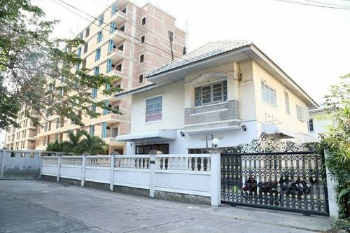 Owner Post ขายบ้านเดี่ยวหลังใหญ่ พื้นที่กว้าง ใกล้ ม.บูรพา หาดวอน / 2 ชั้น 88 ตร.ว. โทร 0937890899