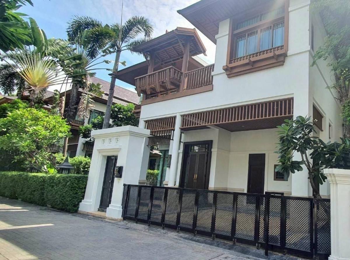 Single house for rent with swimming pool, 85.7 sq m., 425 sq m., 4 bedrooms, 5 bathrooms, maid's room, furniture ready to move in, location Sathorn, Rama 3, Silom. Single house for rent with swimming pool, 85.7 sq m., 425 sq m., 4 bedrooms, 5 bathrooms, maid's room, furniture ready to move in, location Sathorn, Rama 3, Silom.