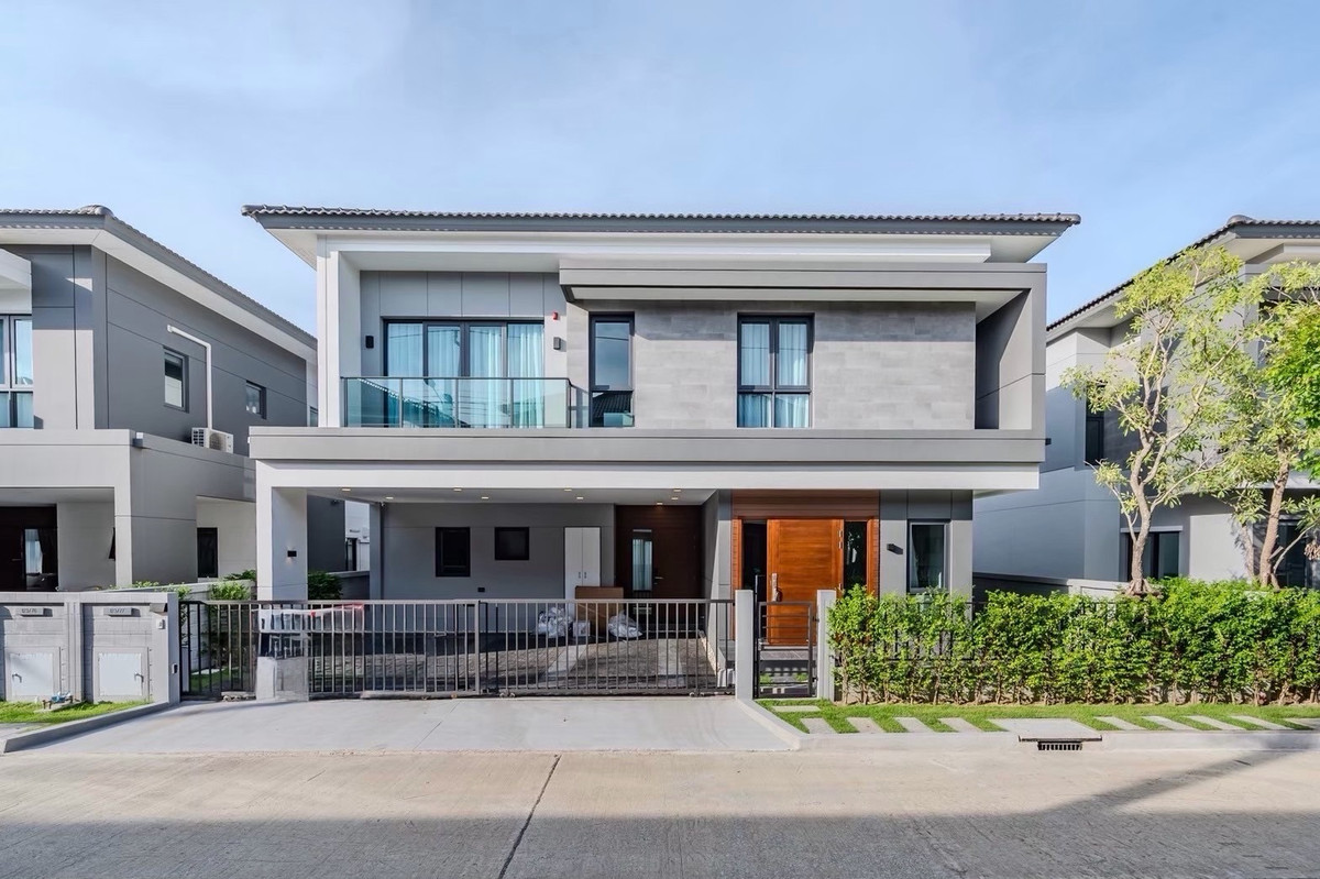 Luxury detached house , next to Mega-Bangna, many international schools and hospitals, fully furnished Luxury detached house , next to Mega-Bangna, many international schools and hospitals, fully furnished