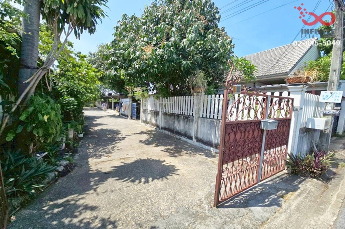 Land for sale, already filled, 70 sq m, Phahonyothin 54/1, Soi Mae Chin, Khlong Thanon.
