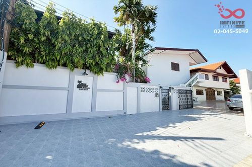 Single house for sale, 205 sq m, 2 floors, Si Chai Thong Village, Chaengwattana, near Central Chaengwattana.