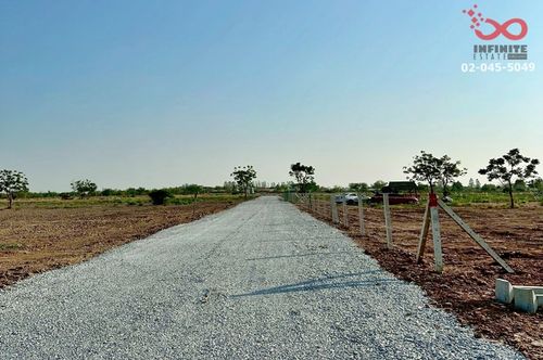 Land for sale, 2 rai already filled, Sa Krachom Subdistrict, Mueang District, Suphanburi Province.