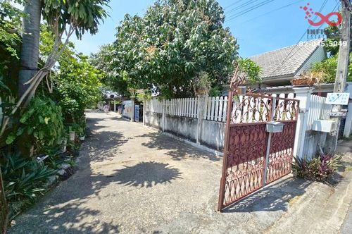 Land for sale, already filled, 70 sq m, Phahonyothin 54/1, Soi Mae Chin, Khlong Thanon.